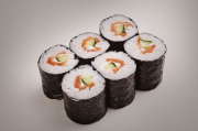 Smoked salmon-cucumber maki with cream cheese